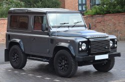 1200px-2015_Land_Rover_Defender_90_XS_TD_2.2_Front.jpg