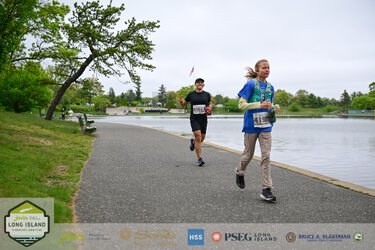 race_41211_230487_78366560-371c-4c85-952e-d38d4fd8e157.jpg race_41211_230487_78366560-371c-4c85-952e-d38d4fd8e157.jpg