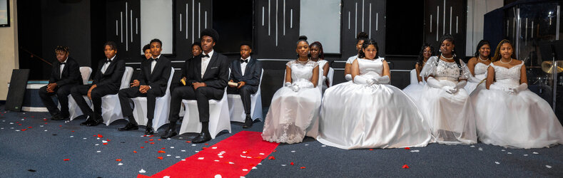 Youth Girls I copia ff.jpg