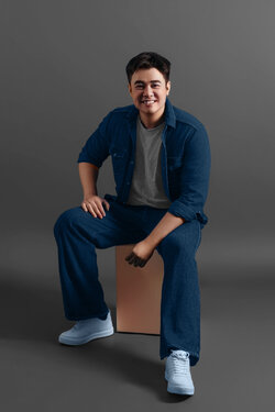 Colorize-person-copy-plus-tshirt-to-light-gray.jpg Colorize-person-copy-plus-tshirt-to-light-gray.jpg