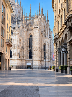 Vue panoramique du Duomo de Milan.png