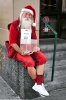 Spenden-zu-Weihnachten-Weihnachtsmann-mit-echtem-Bart-lustig.jpg