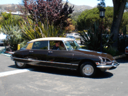 1969_Citroen_DS_21_Pallas-before-after.gif