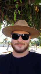 profil.jpg profil.jpg